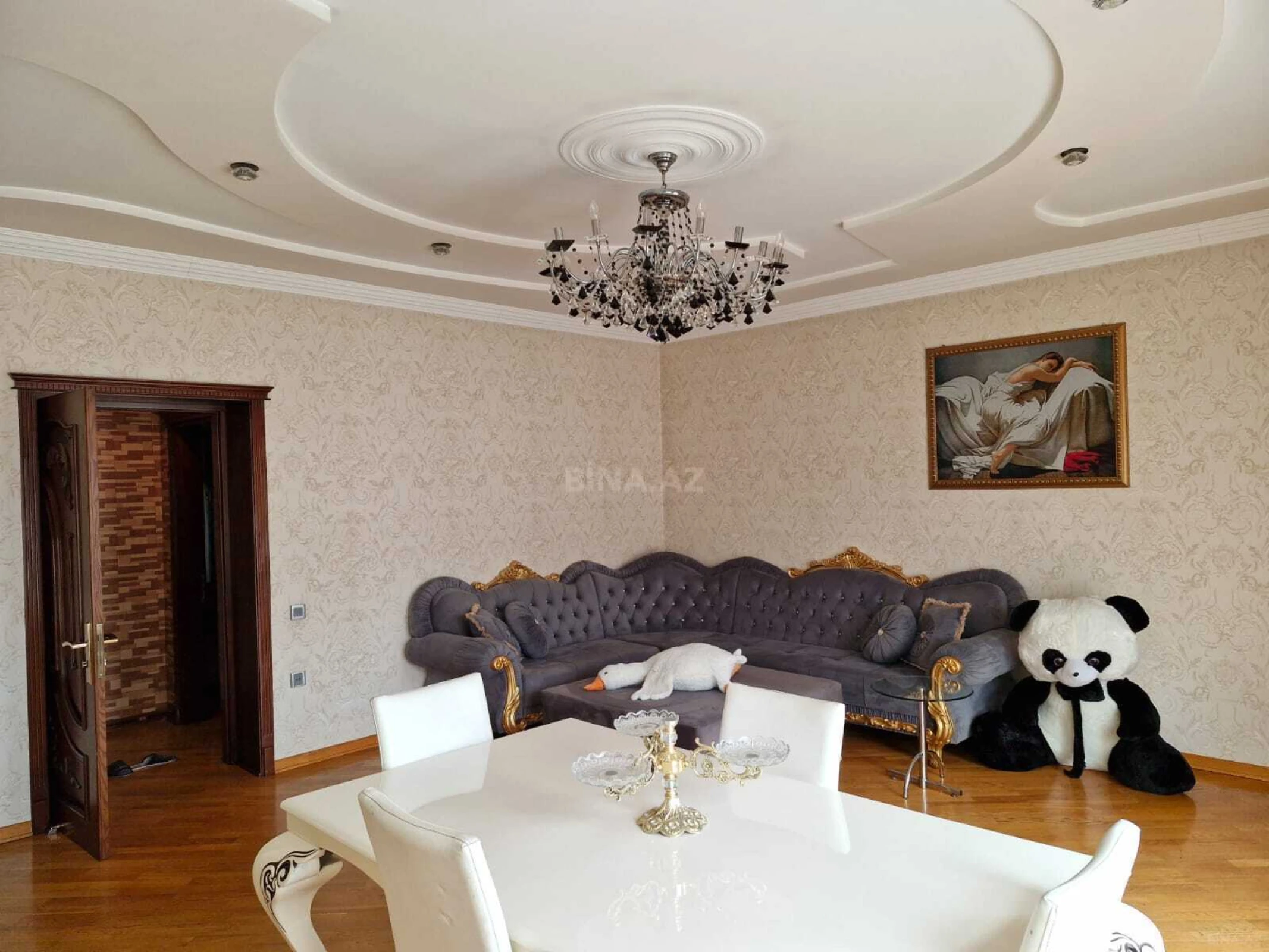 Kirayə verilir 3 otaqlı mənzil 150 m²