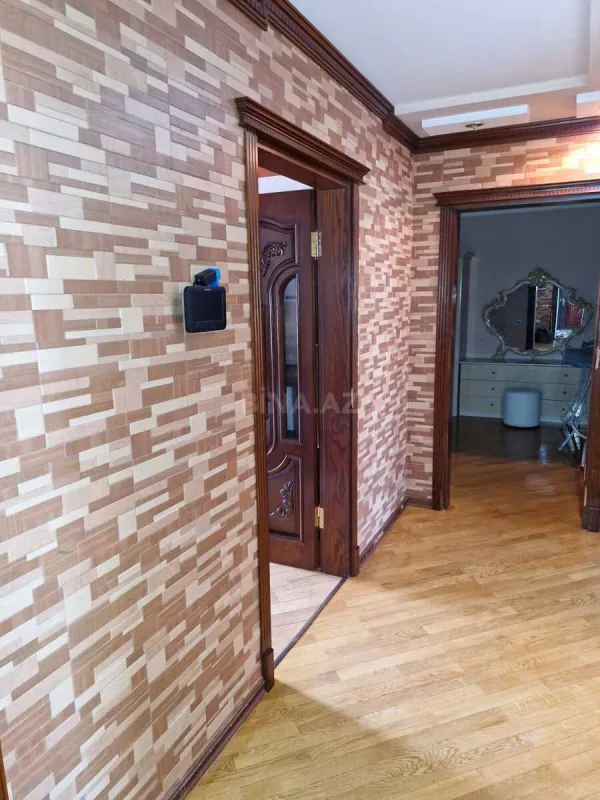 Kirayə verilir 3 otaqlı mənzil 150 m²