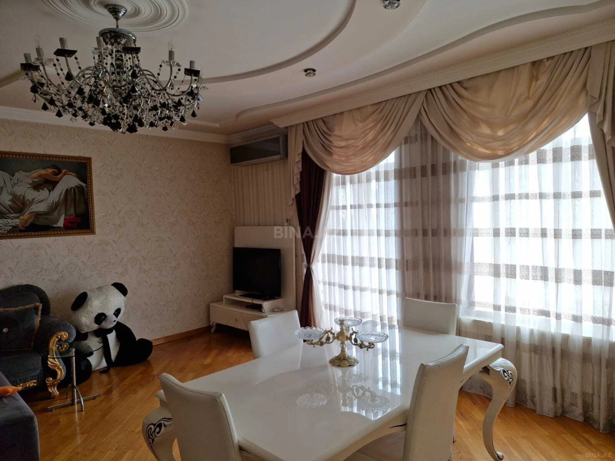 Kirayə verilir 3 otaqlı mənzil 150 m²