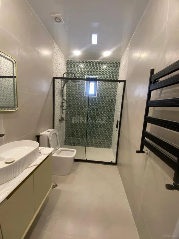 Satılır 5 otaqlı həyət evi 216 m²