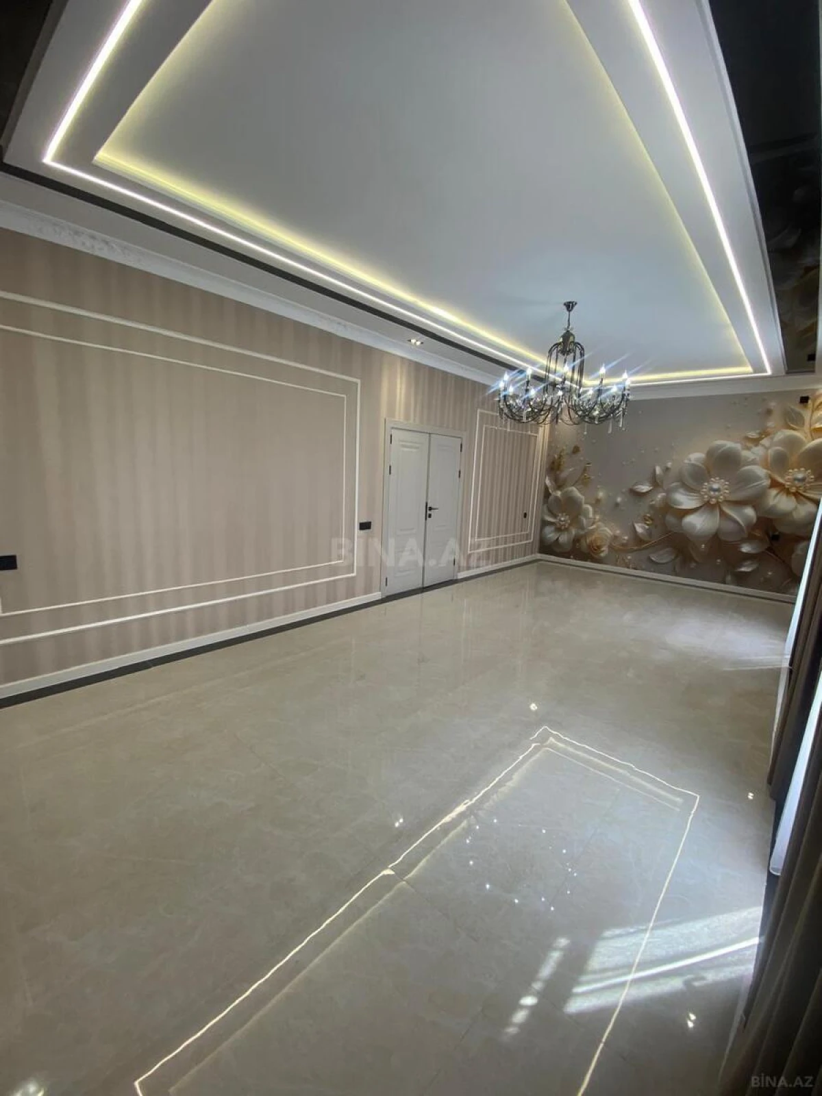 Satılır 5 otaqlı həyət evi 216 m²