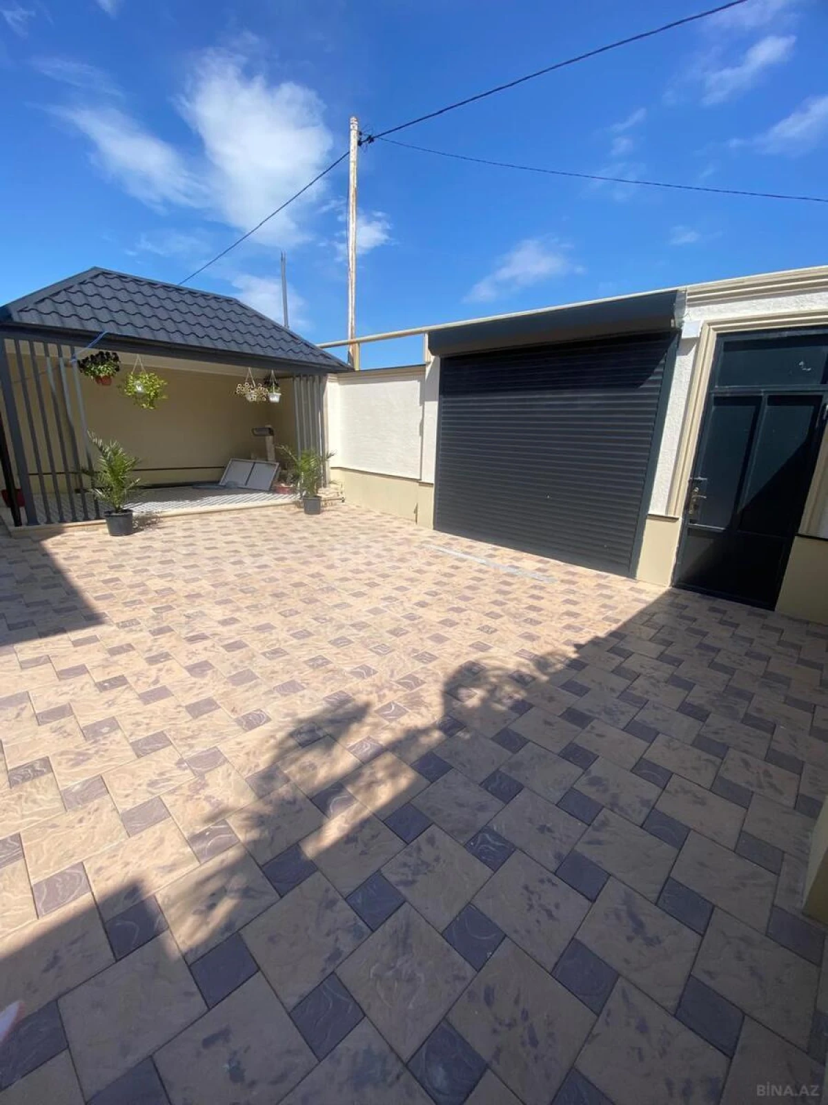 Satılır 5 otaqlı həyət evi 216 m²