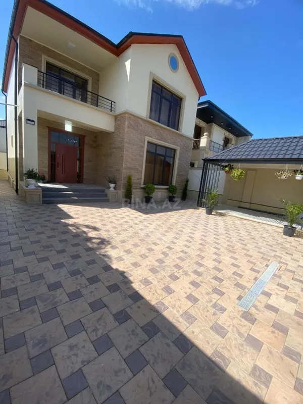 Satılır 5 otaqlı həyət evi 216 m²