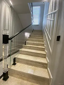 Satılır 5 otaqlı həyət evi 216 m²