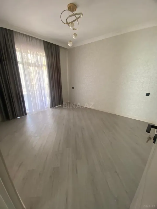 Satılır 5 otaqlı həyət evi 216 m²