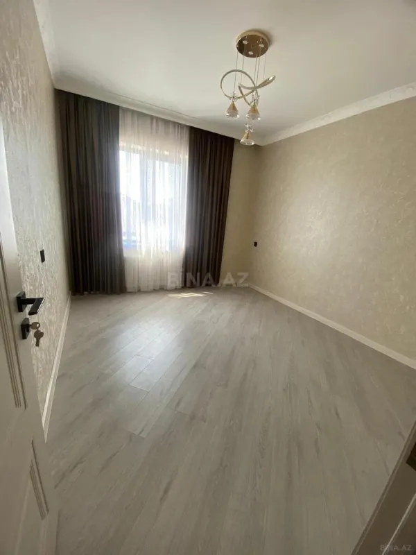 Satılır 5 otaqlı həyət evi 216 m²