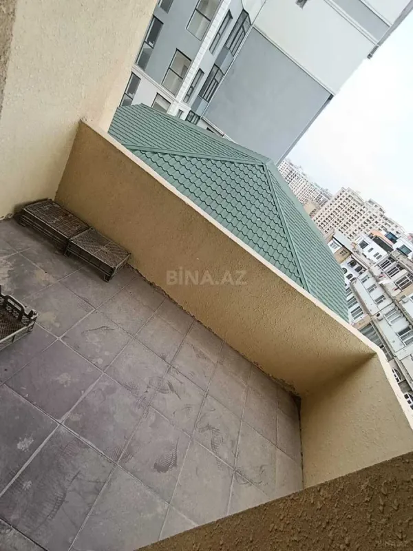 Satılır 4 otaqlı mənzil 135 m²