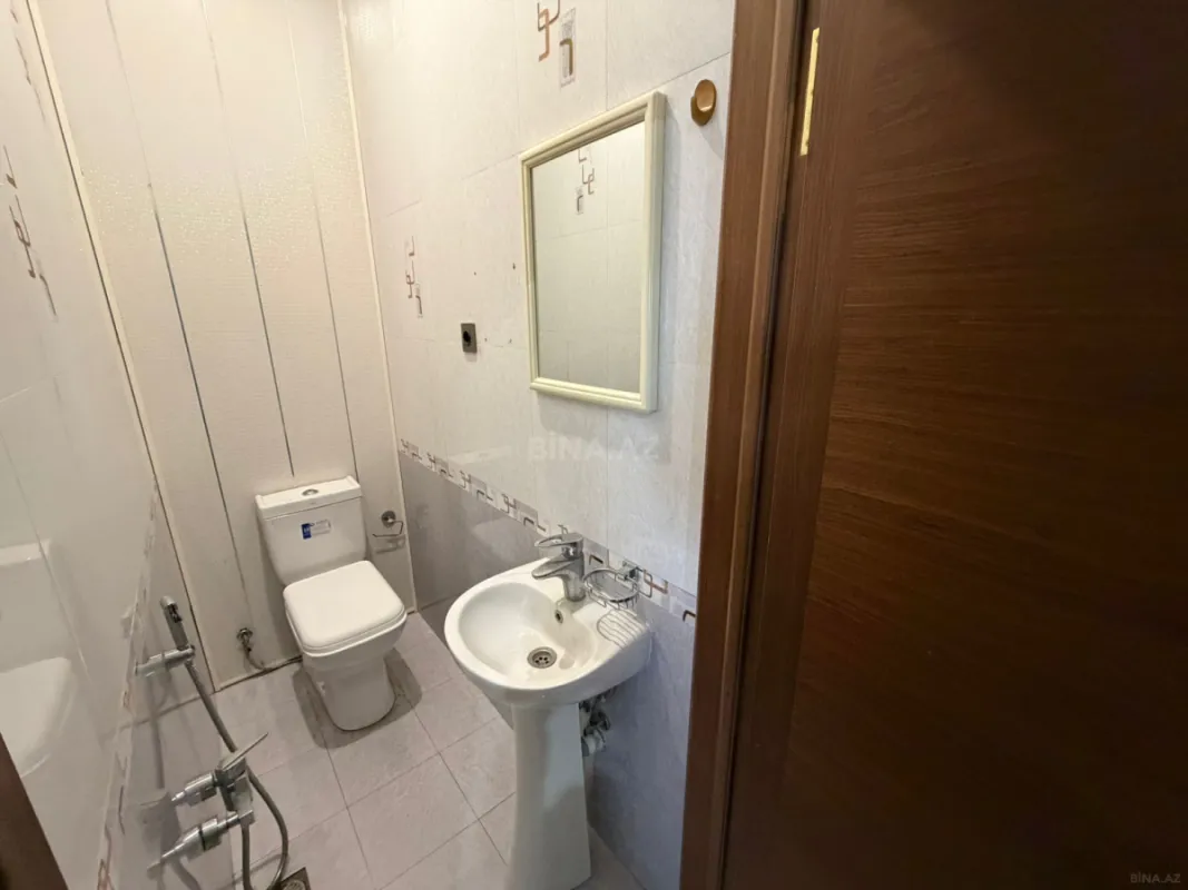 Satılır 4 otaqlı mənzil 135 m²