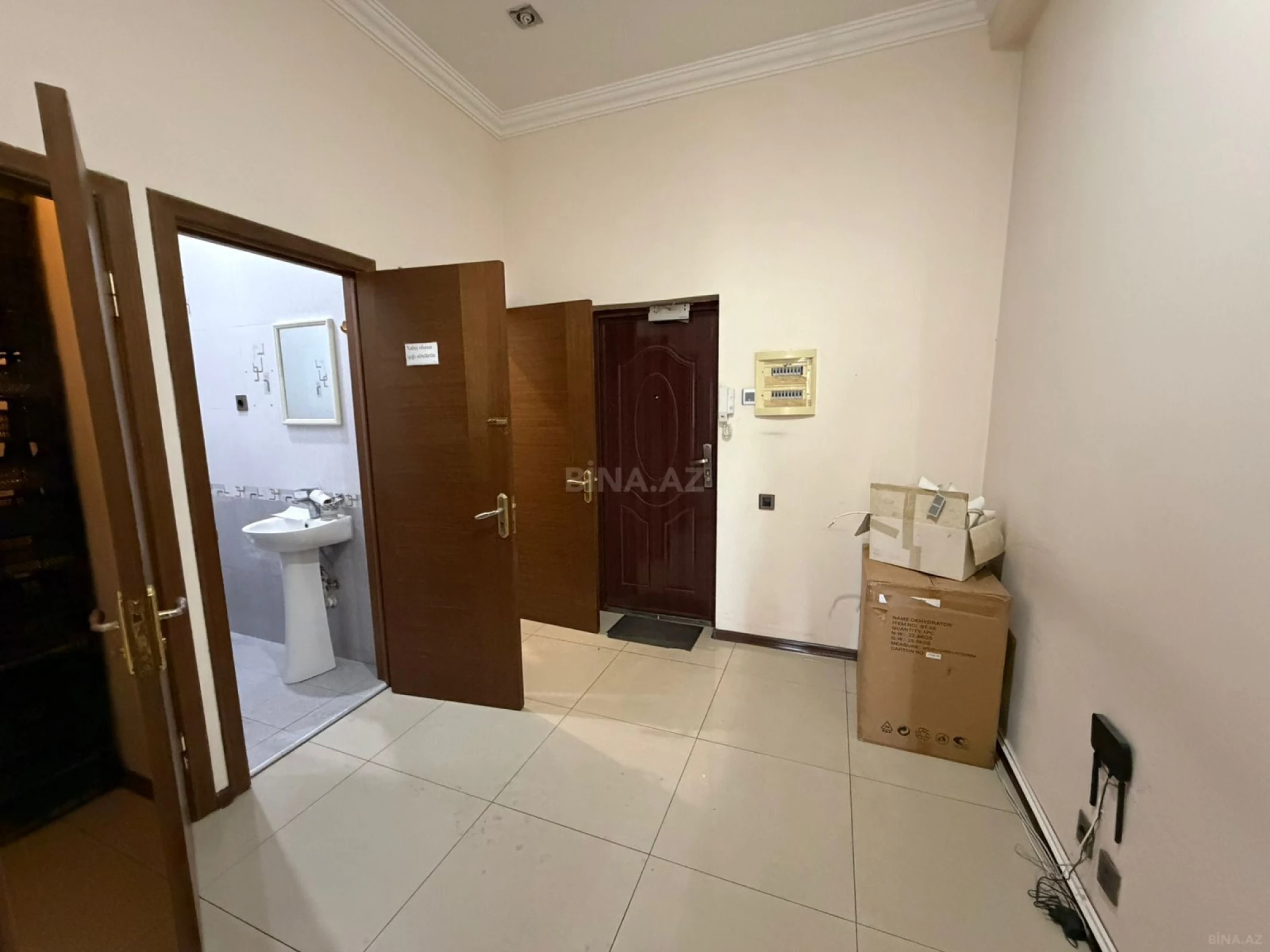Satılır 4 otaqlı mənzil 135 m²
