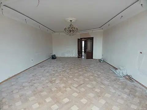 Satılır 3 otaqlı mənzil 154 m²