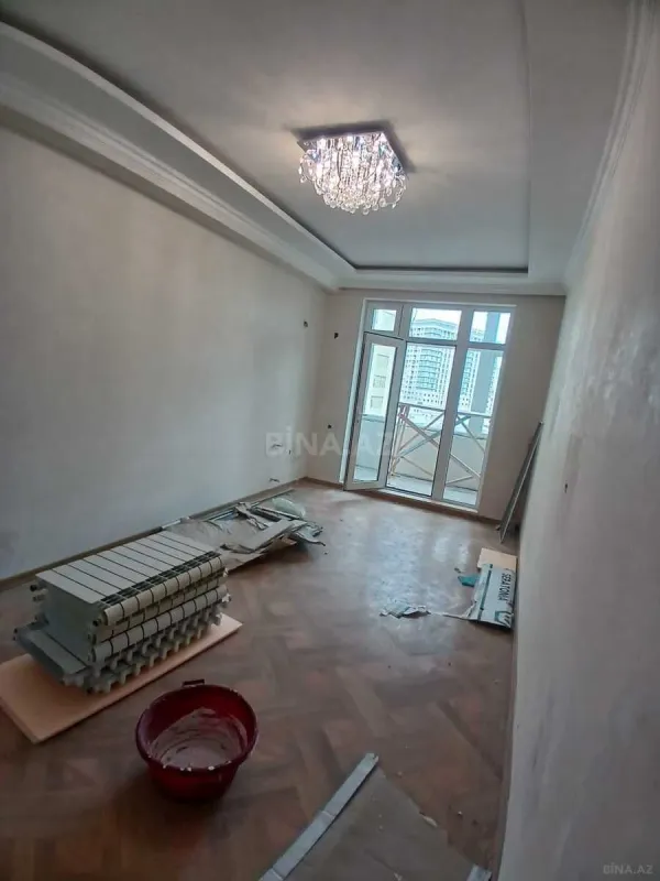 Satılır 3 otaqlı mənzil 154 m²