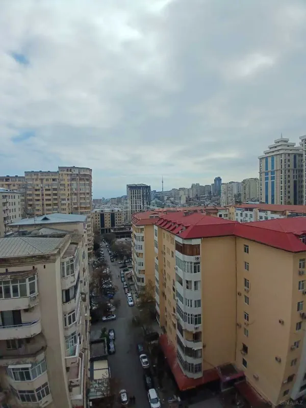 Satılır 3 otaqlı mənzil 154 m²