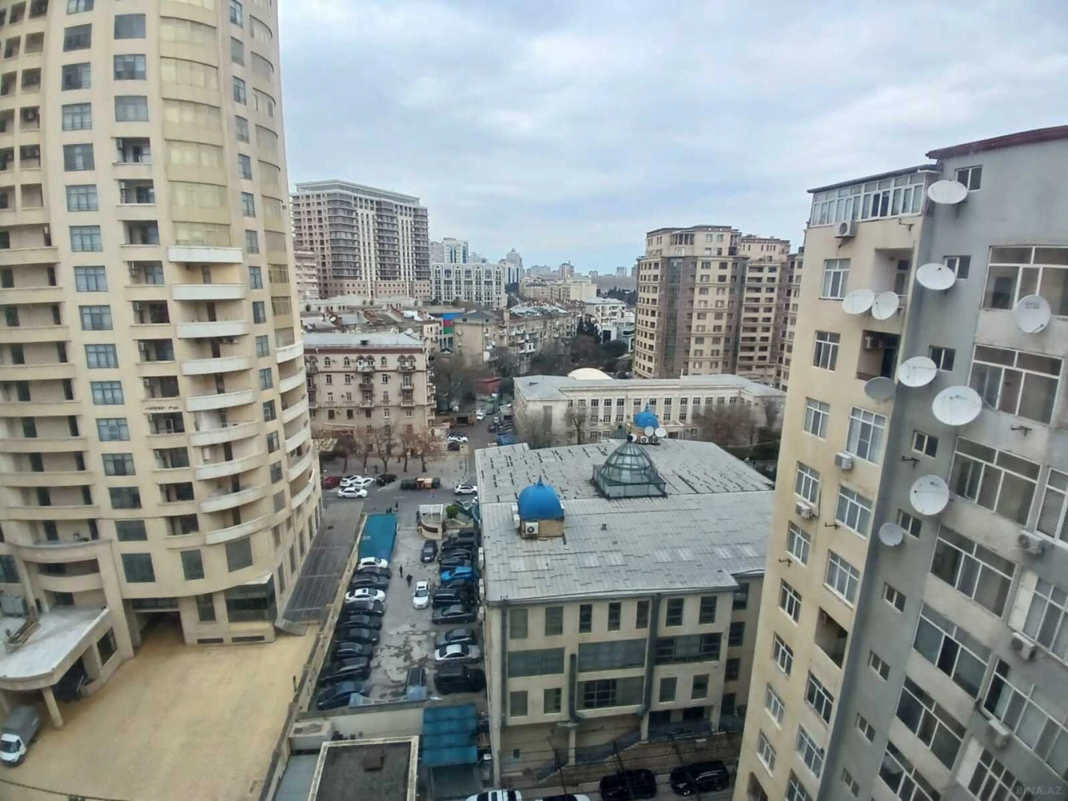 Satılır 3 otaqlı mənzil 154 m²