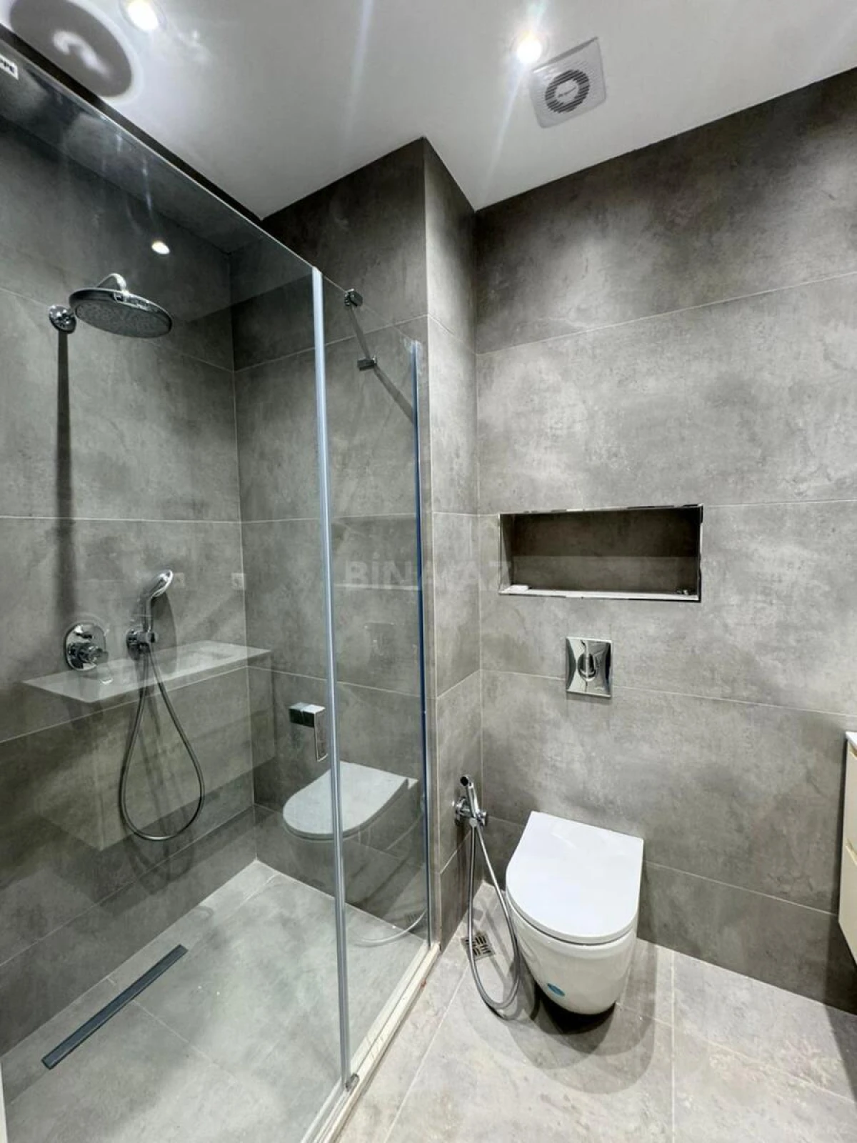 Satılır 2 otaqlı mənzil 62 m²