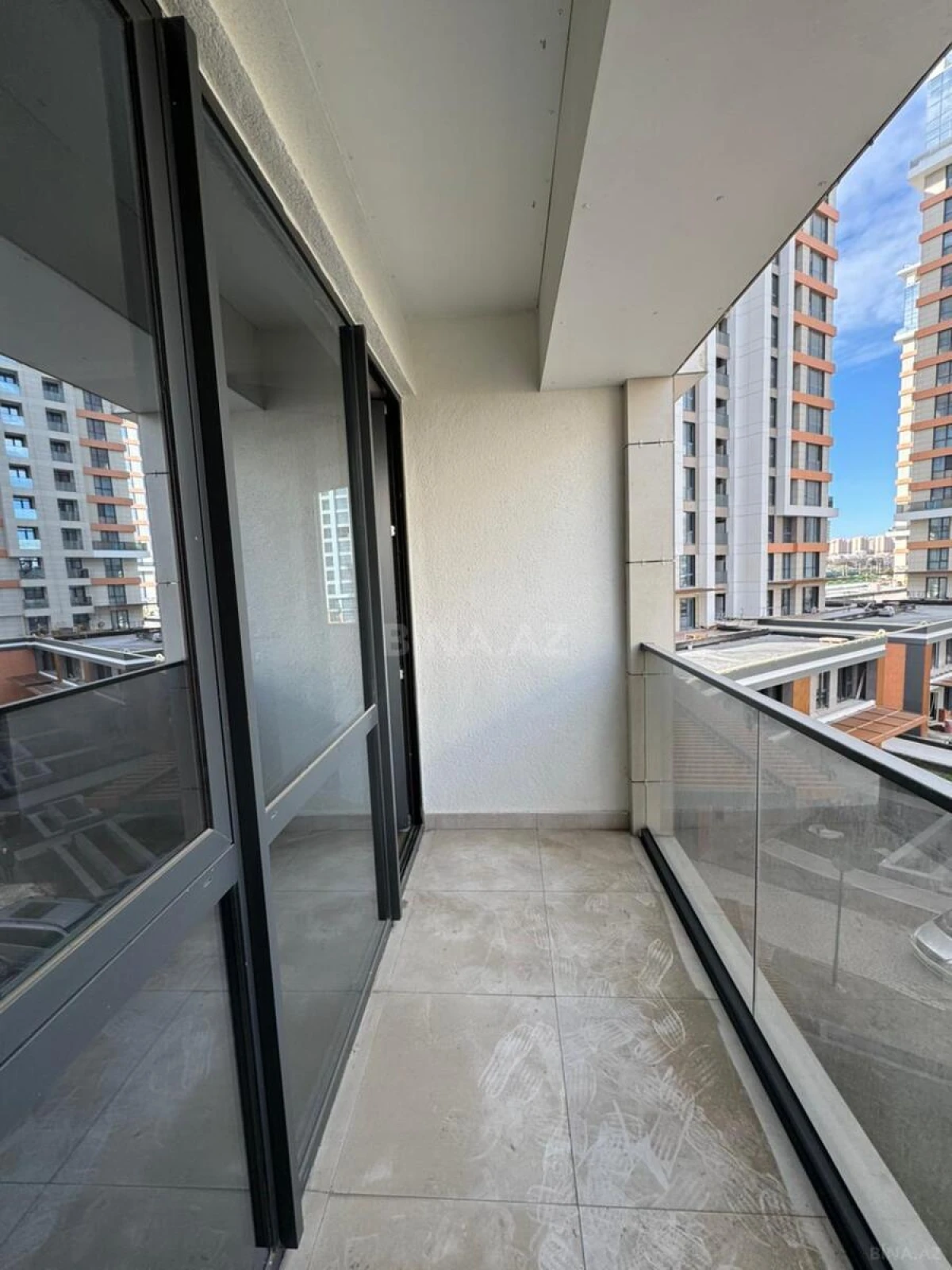 Satılır 2 otaqlı mənzil 62 m²