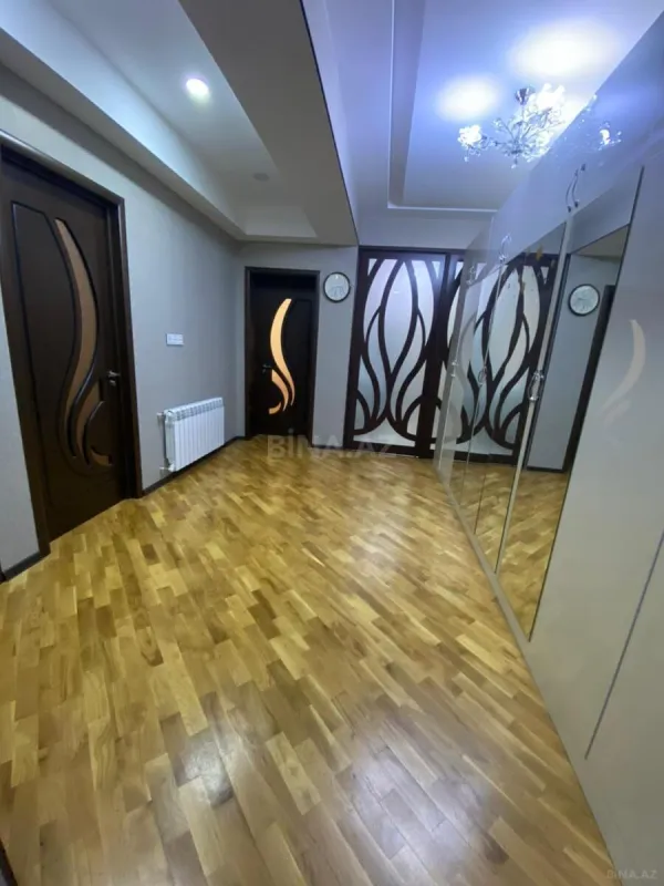Satılır 3 otaqlı mənzil 105 m²