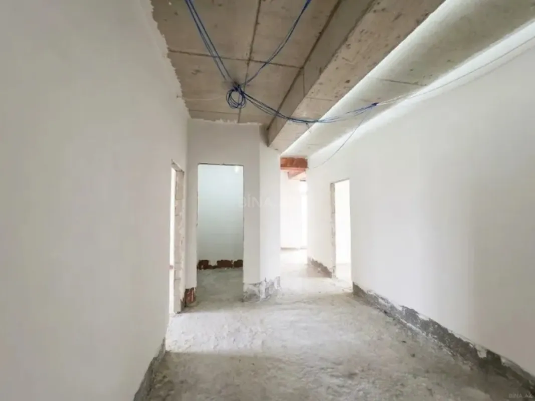 Satılır 3 otaqlı mənzil 132 m²