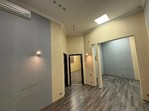 Kirayə verilir 5 otaqlı ofis 120 m² — Bakı 5 otaq 120.00 m²