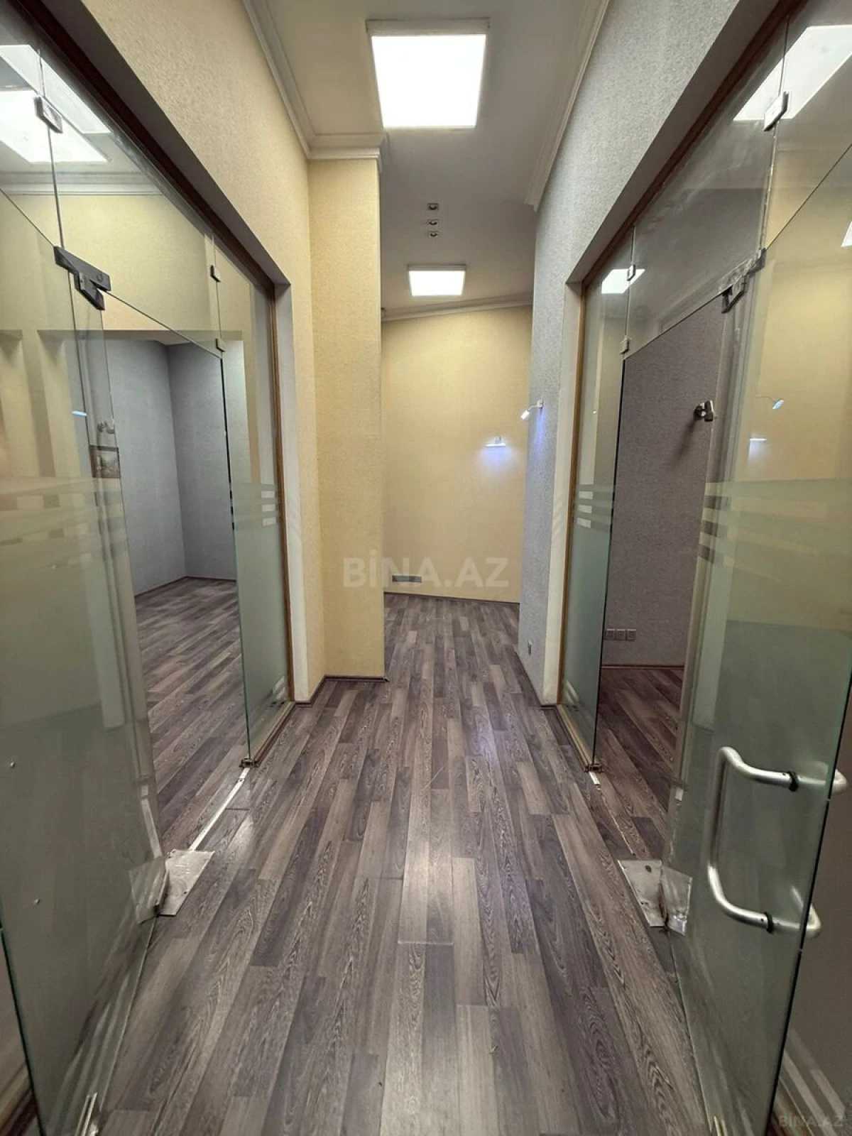 Kirayə verilir 5 otaqlı ofis 120 m²