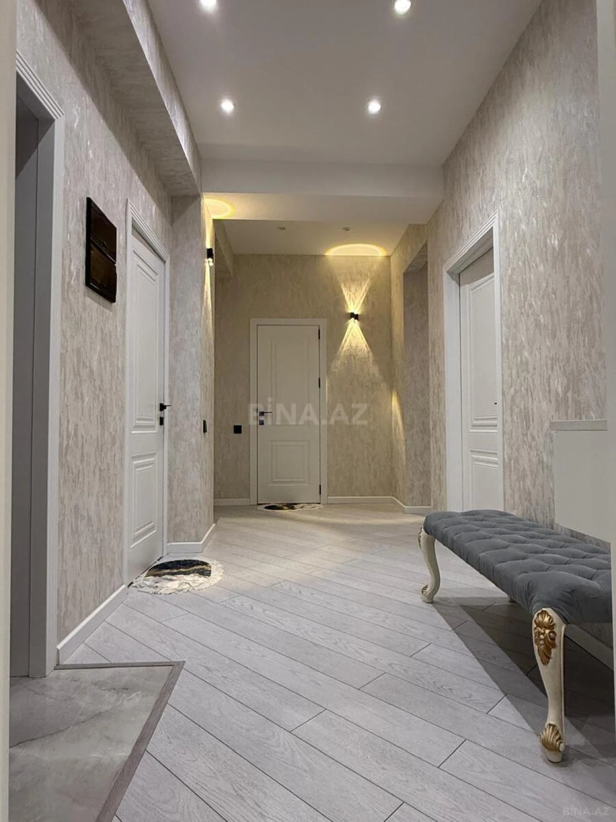 Satılır 4 otaqlı mənzil 128 m²
