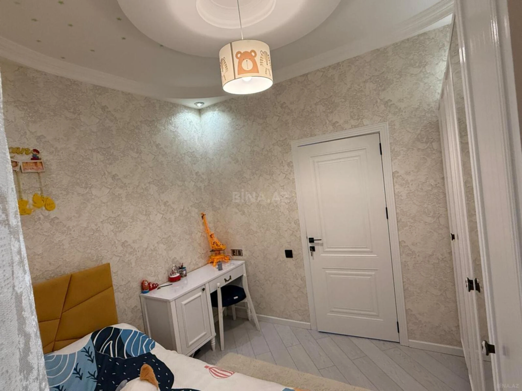 Satılır 4 otaqlı mənzil 128 m²