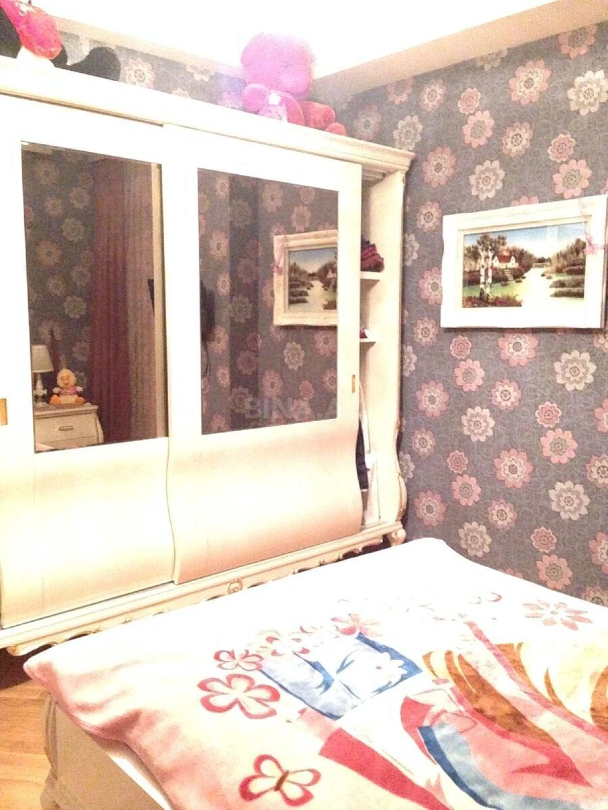 Satılır 3 otaqlı mənzil 127 m²