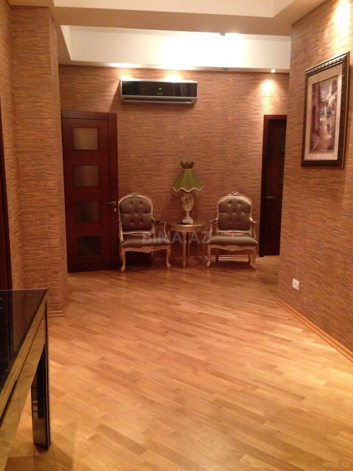 Satılır 3 otaqlı mənzil 127 m²