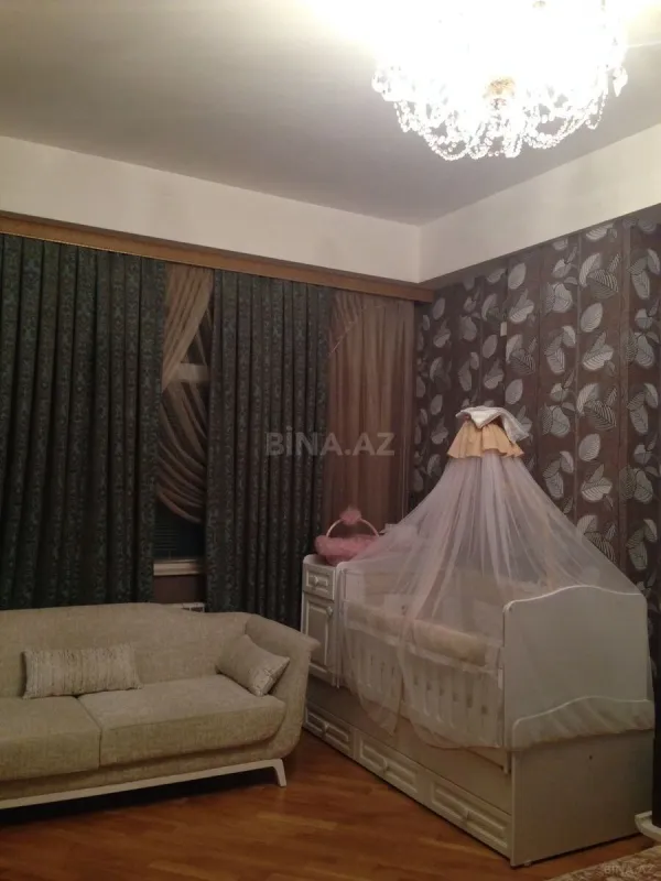 Satılır 3 otaqlı mənzil 127 m²