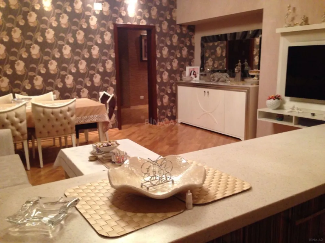 Satılır 3 otaqlı mənzil 127 m²