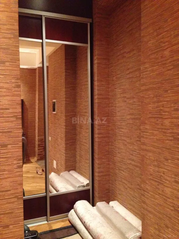 Satılır 3 otaqlı mənzil 127 m²