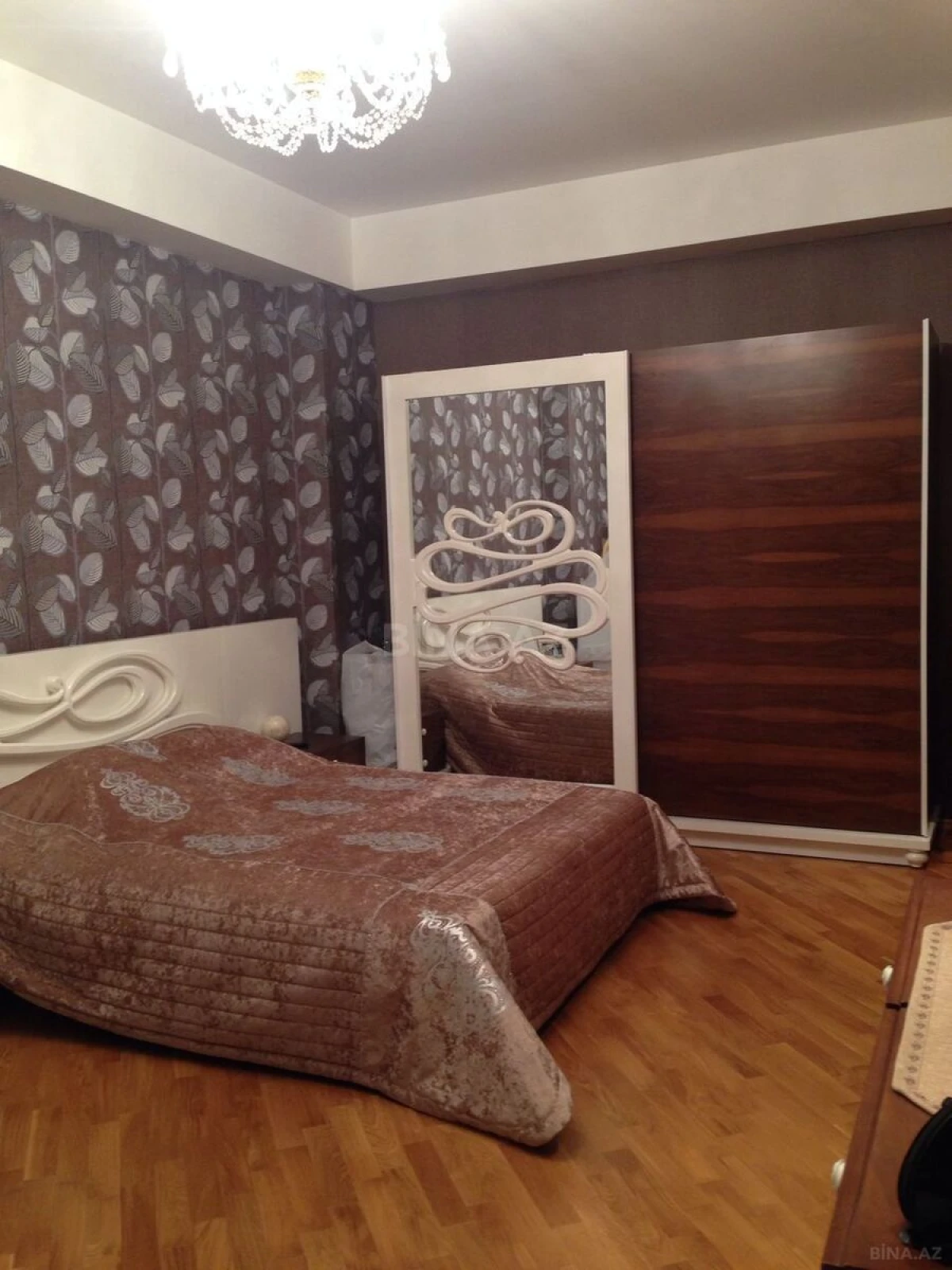 Satılır 3 otaqlı mənzil 127 m²