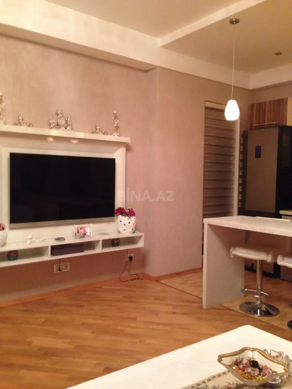 Satılır 3 otaqlı mənzil 127 m²