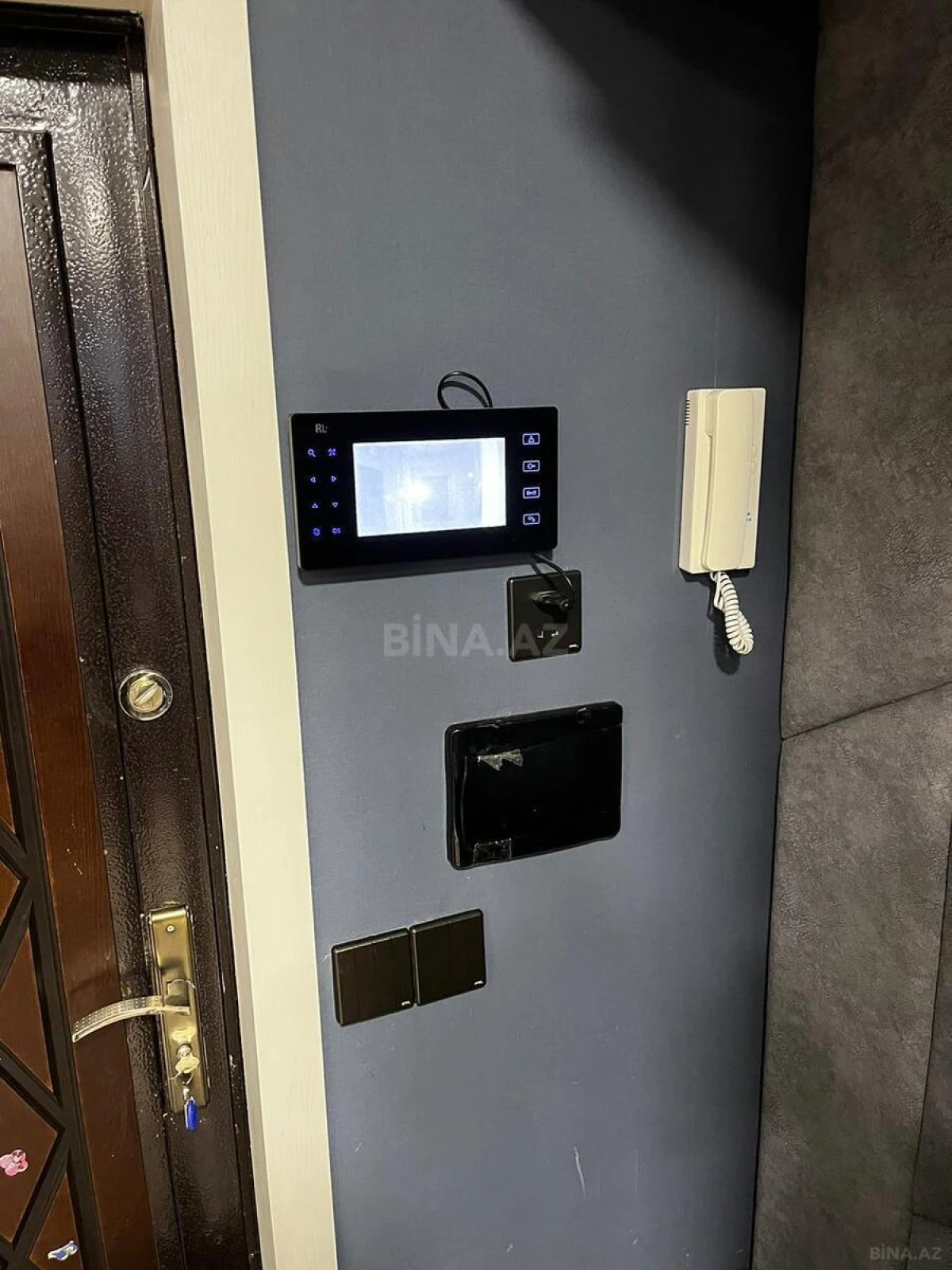 Satılır 2 otaqlı mənzil 90 m²