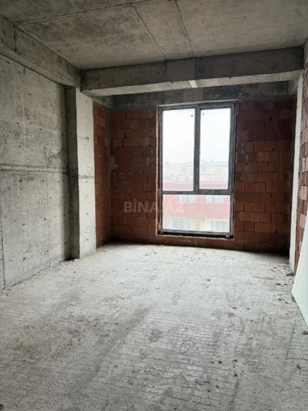 Satılır 4 otaqlı mənzil 220 m²