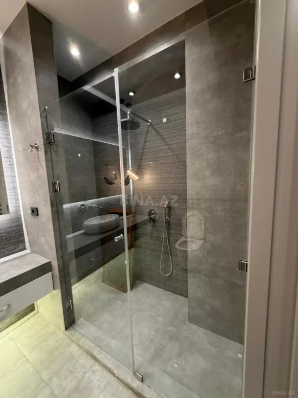 Satılır 2 otaqlı mənzil 105 m²