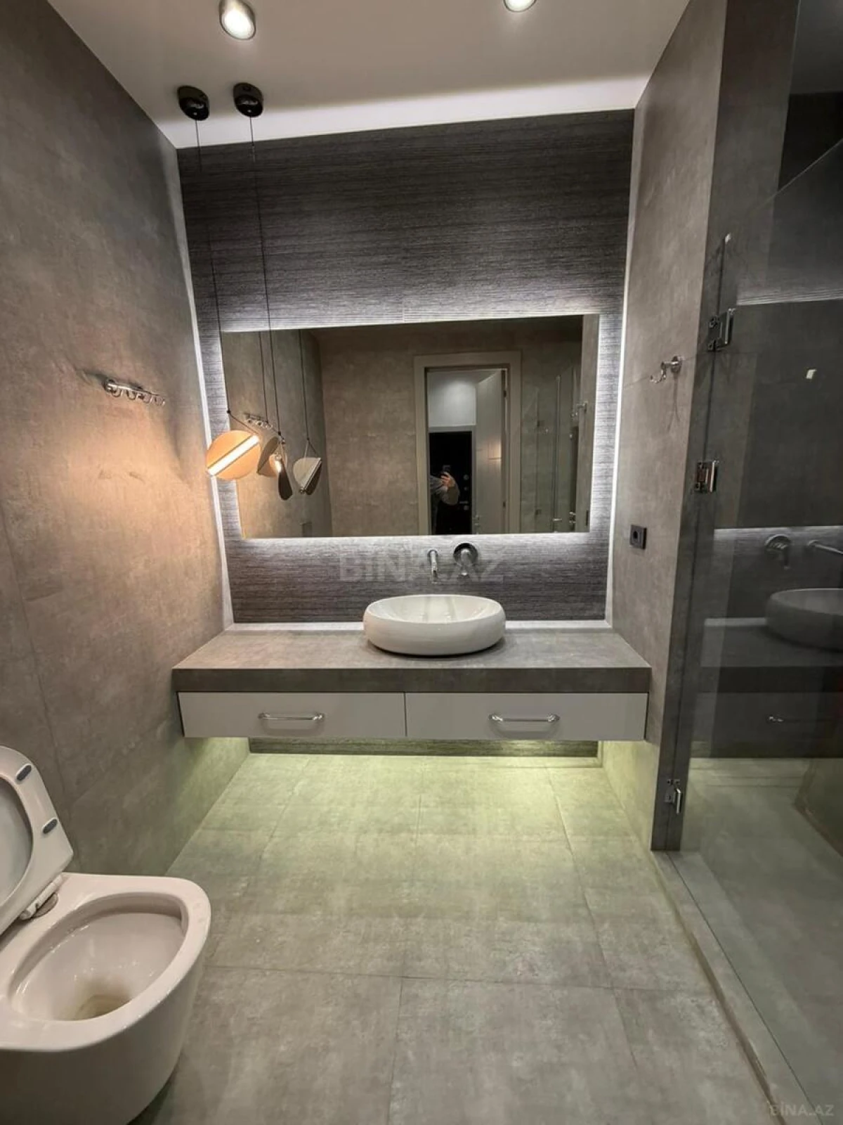 Satılır 2 otaqlı mənzil 105 m²