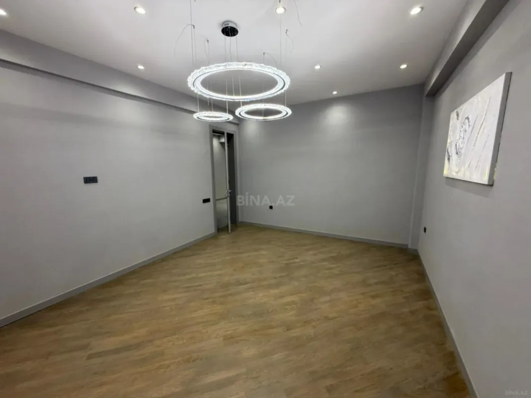Satılır 2 otaqlı mənzil 105 m²