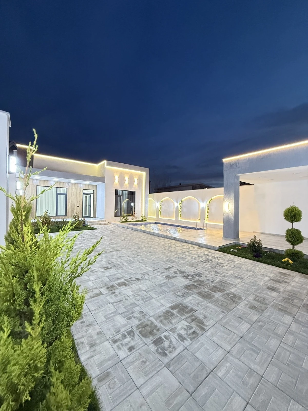 Satılır 4 otaqlı həyət evi 155 m²
