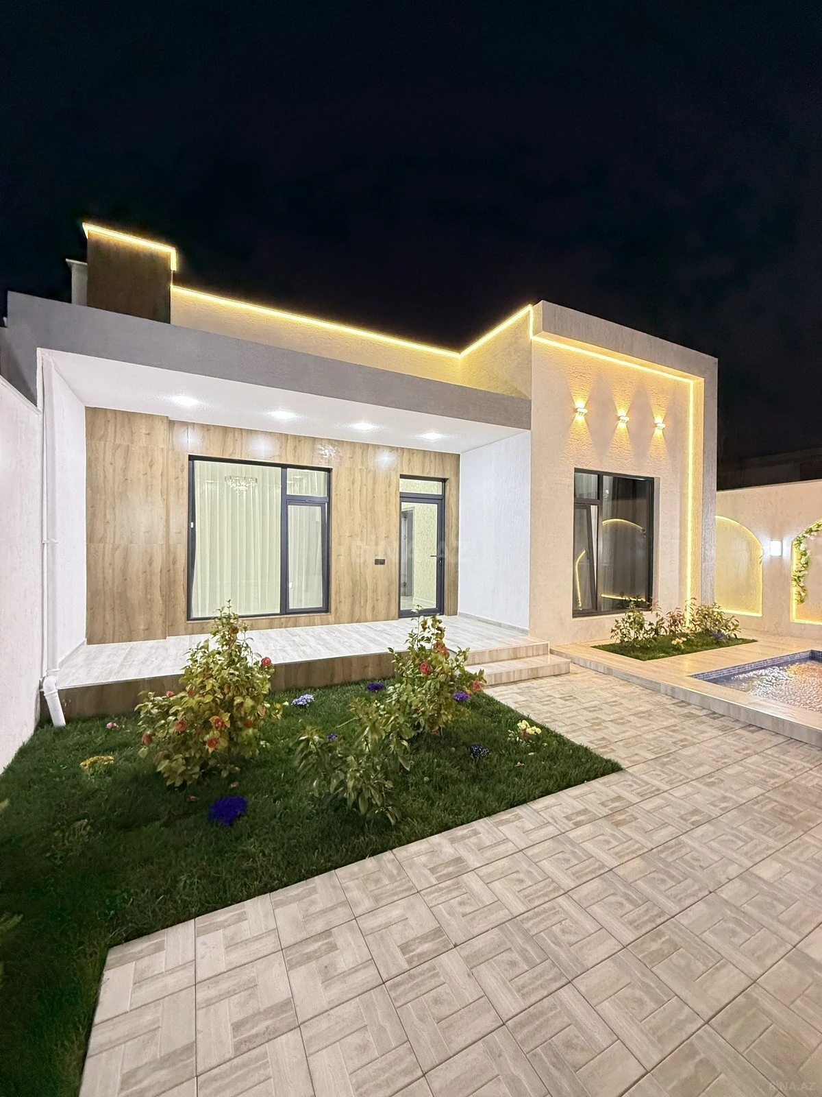 Satılır 4 otaqlı həyət evi 155 m²