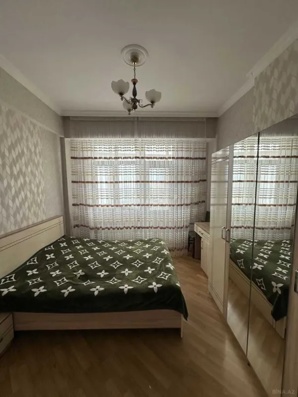 Satılır 4 otaqlı mənzil 120 m²