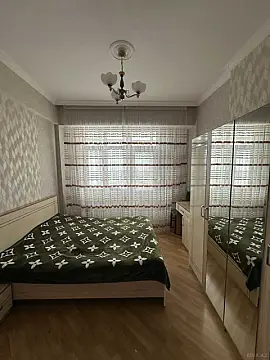 Satılır 4 otaqlı mənzil 120 m²