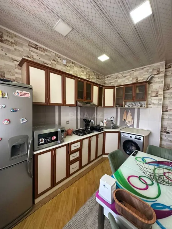 Satılır 4 otaqlı mənzil 120 m²