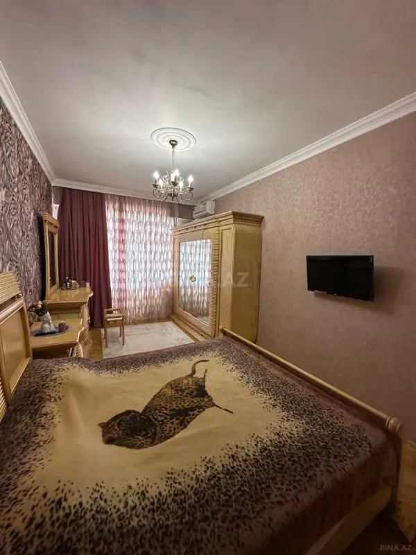 Satılır 4 otaqlı mənzil 120 m²