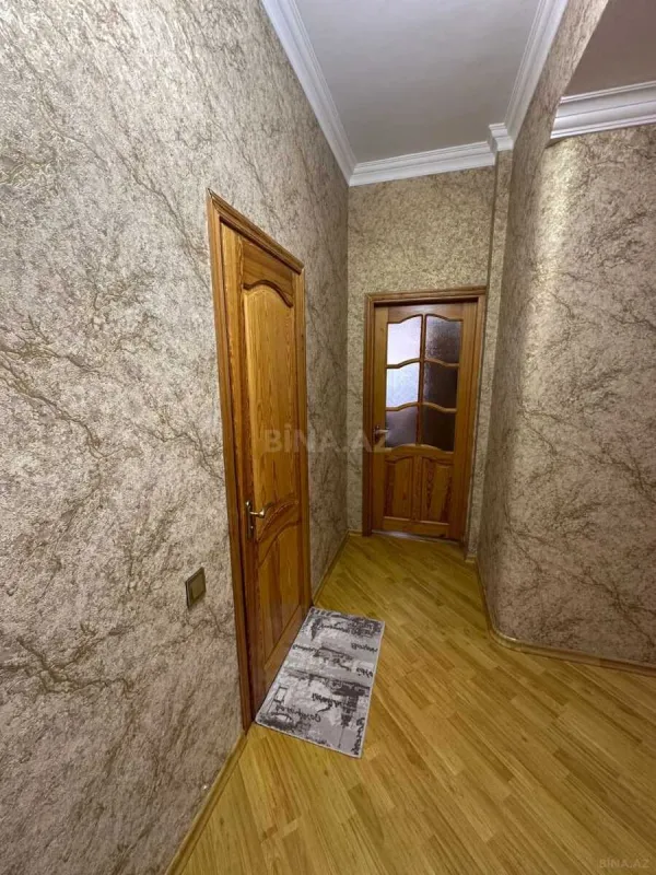 Satılır 4 otaqlı mənzil 120 m²