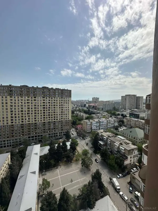 Satılır 4 otaqlı mənzil 120 m²