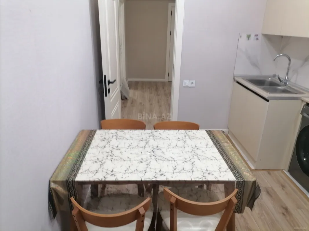 Kirayə verilir 2 otaqlı mənzil 68 m²
