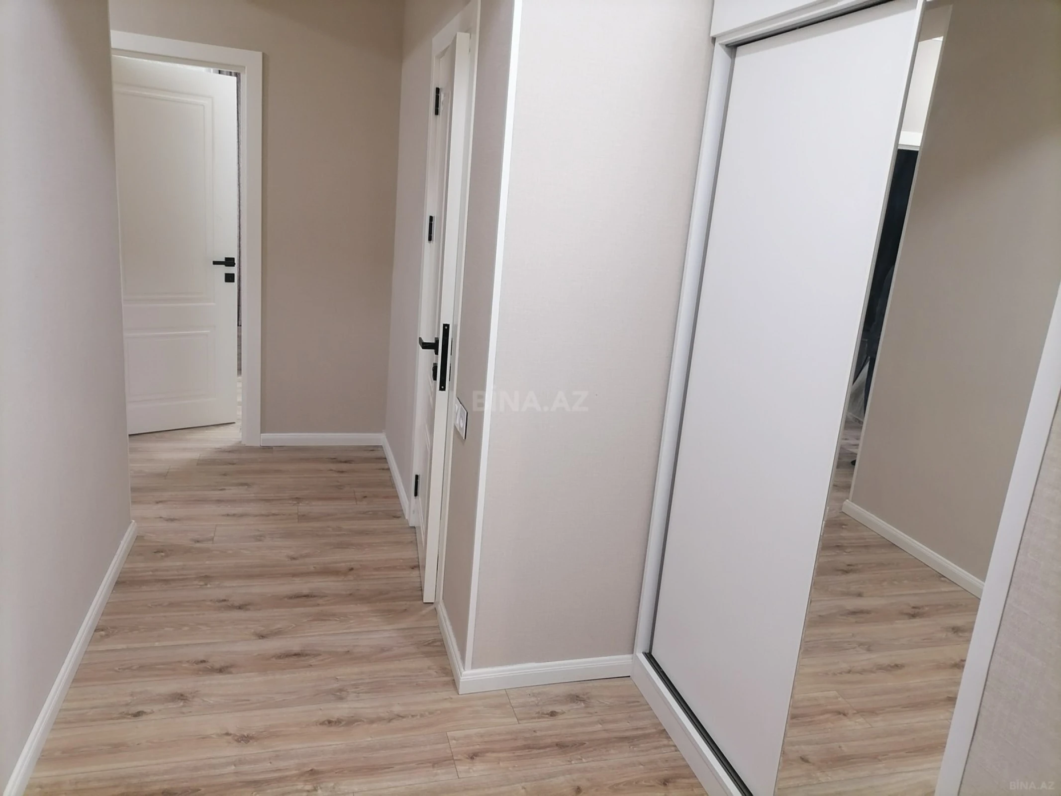 Kirayə verilir 2 otaqlı mənzil 68 m²
