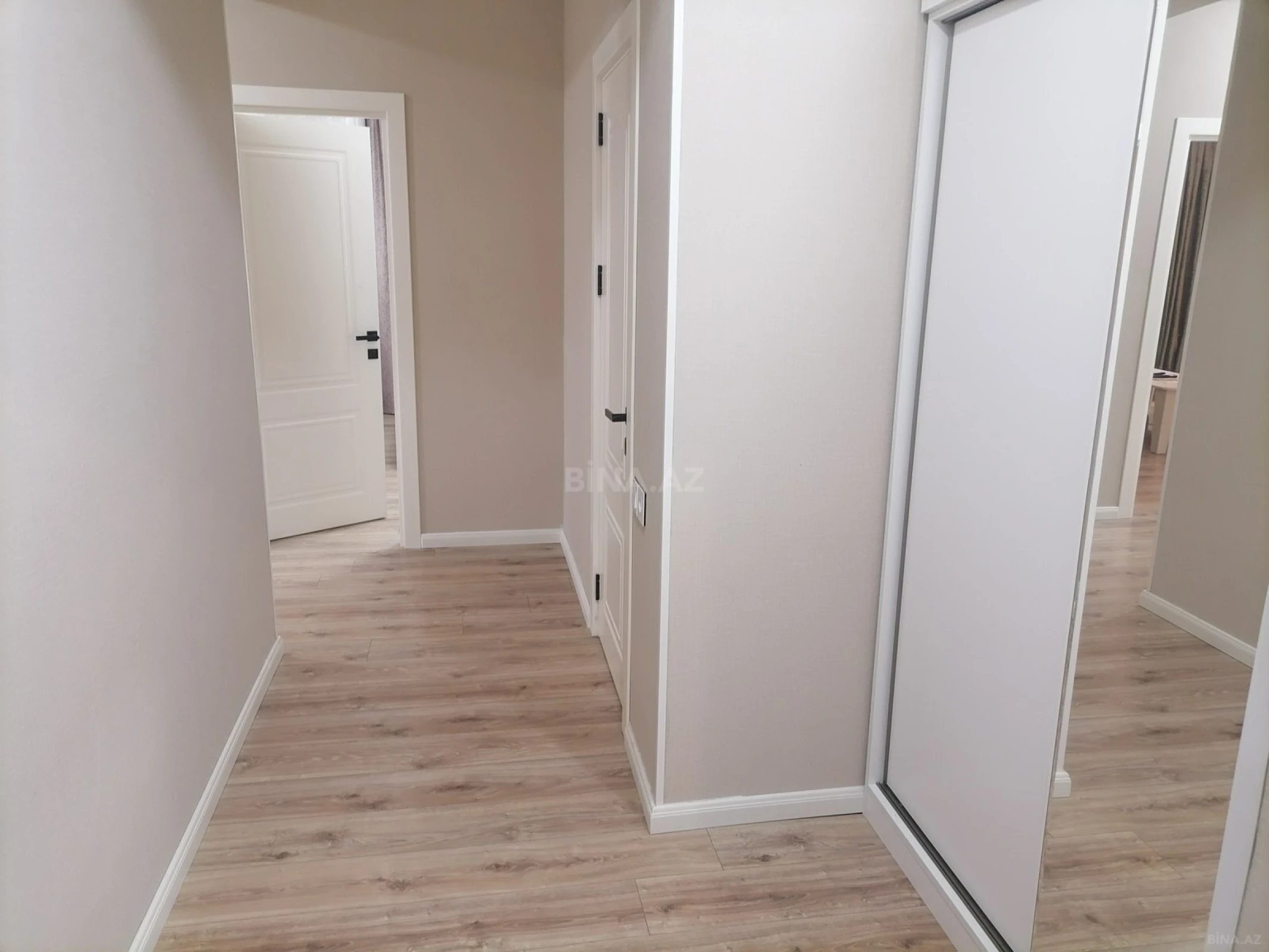 Kirayə verilir 2 otaqlı mənzil 68 m²