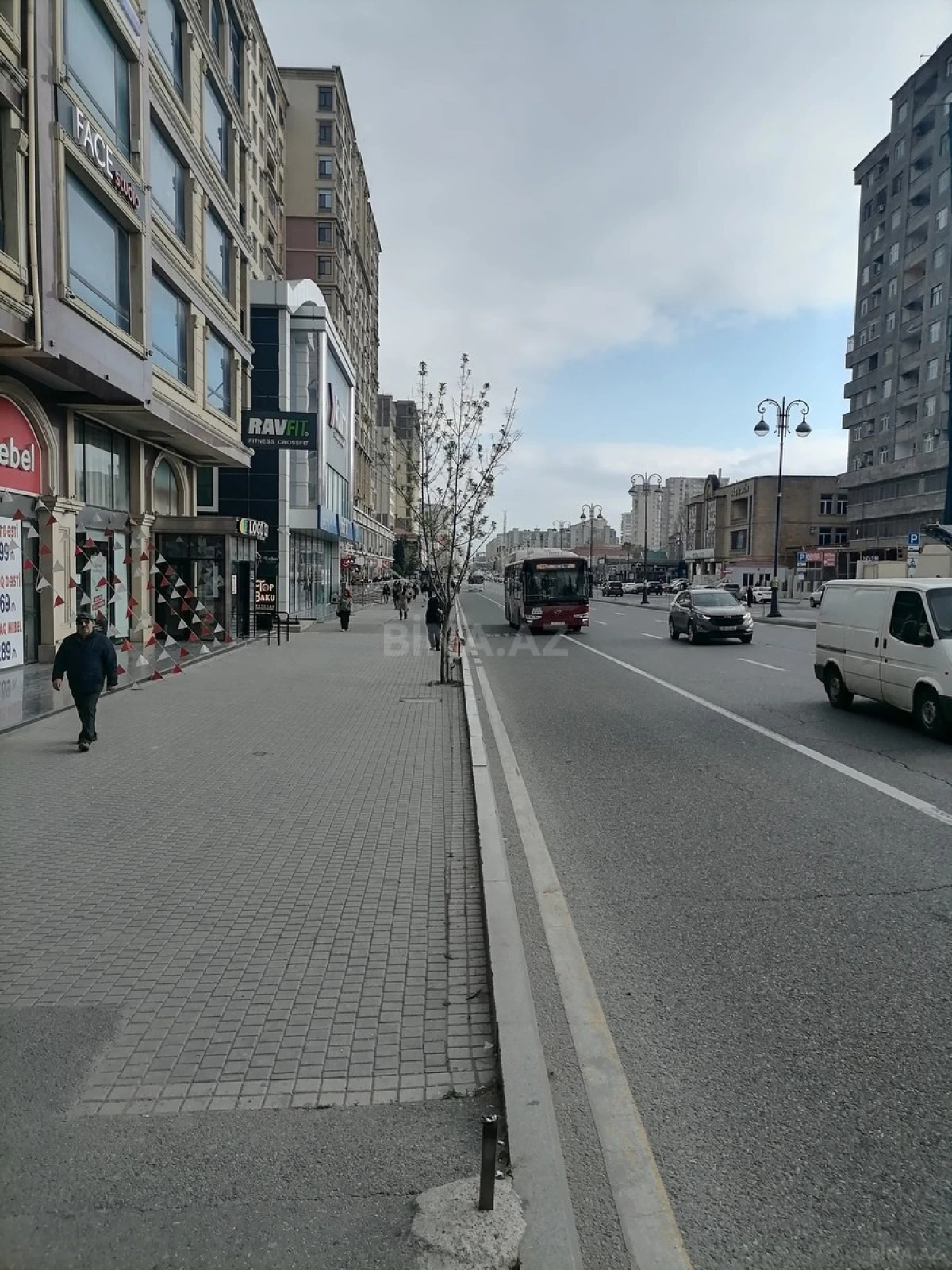 Kirayə verilir 2 otaqlı mənzil 68 m²