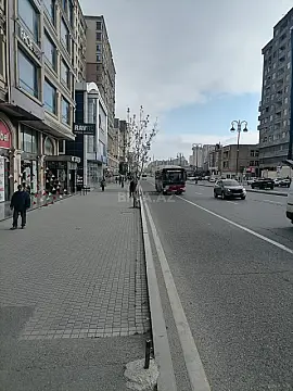 Kirayə verilir 2 otaqlı mənzil 68 m²